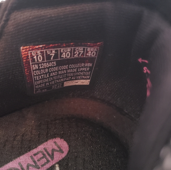 Skechers light grey shoes - Picture 2 of 6